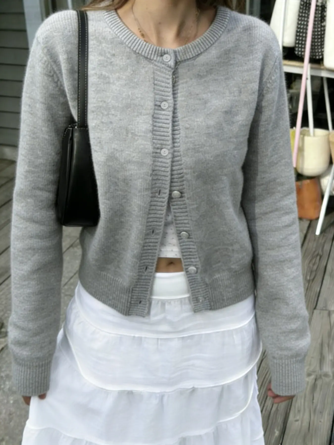 Women's Casual Fitted Cardigan, Solid Color Round Neck Button Knit Sweater, Spring & Fall Daily Wear, Outdoor Photography