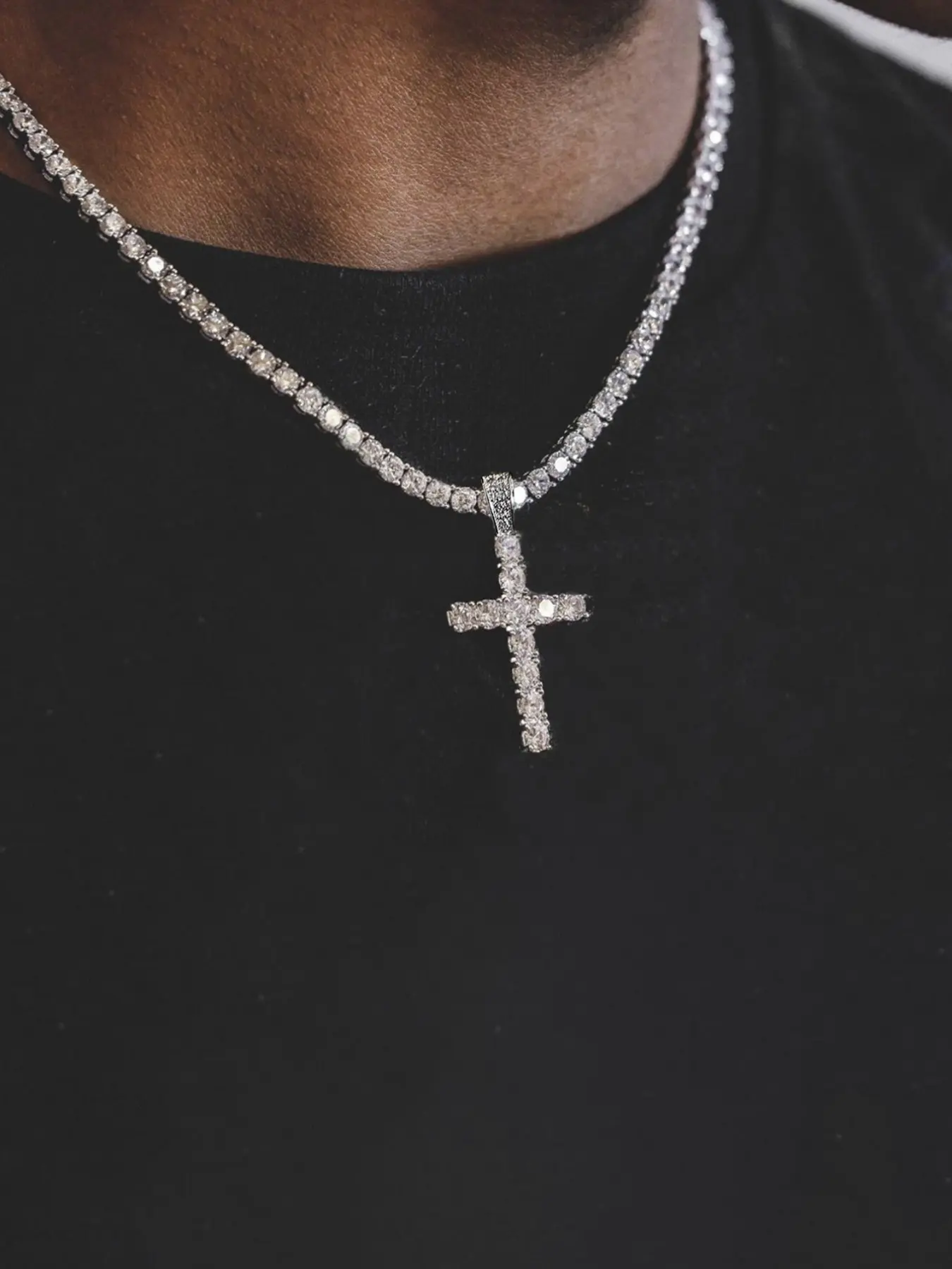 Women's Hip Hop Style Copper Cross Necklace, Zircon Embedded, Daily Wear Layered Jewelry Gift, Random Zircon Count Chain