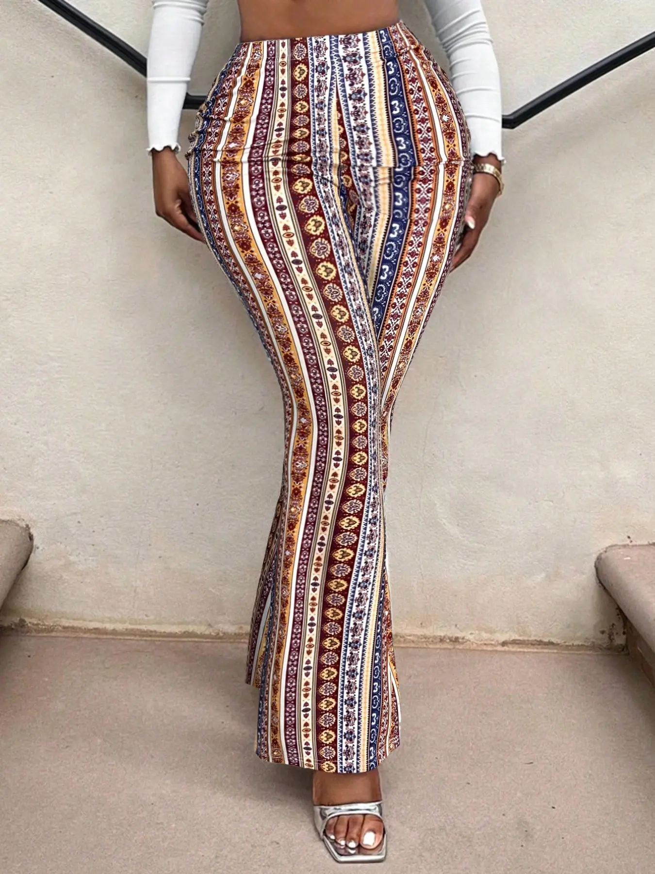 Women Scrunch Butt Flare Pants Bodycon Flared Leg Boho Geometric Print High Waisted Bell Bottoms Sexy Festival Vacation Trousers Bohemian