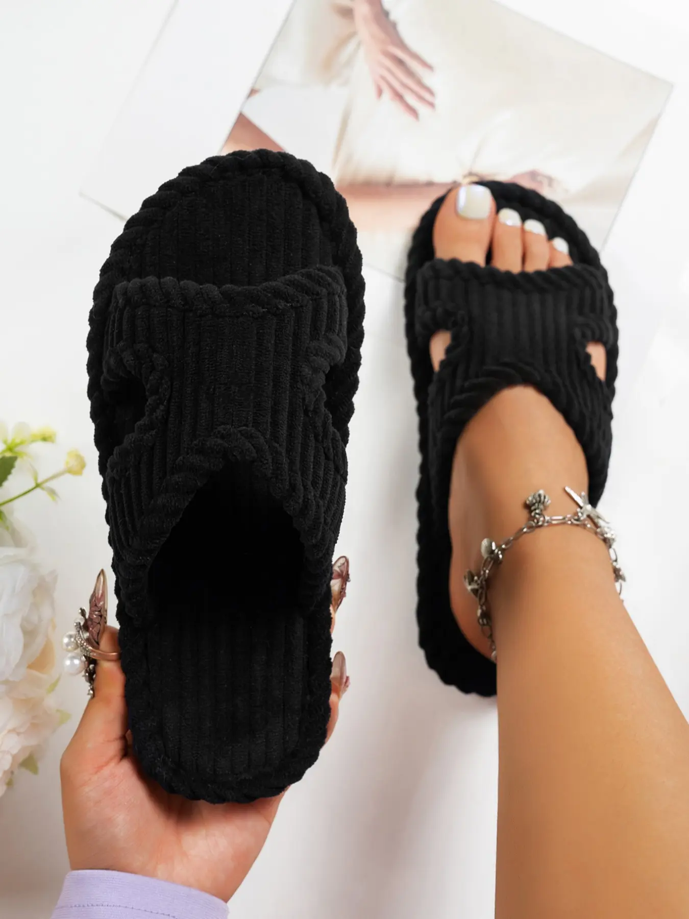 Women's Comfortable Plush Home Slippers, Slip-On Soft Warm Bedroom Shoes, Ideal for Fall Winter Indoor Wear, Perfect Gift for Family Friends