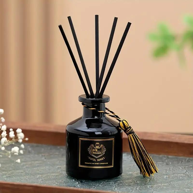 Aromatherapy Diffuser, 1 Count Glass Aromatherapy Diffuser with Tassel, Multifunctional Air Freshener for Bathroom, Home, Car and Outdoor Use, Scented Home Fragrance