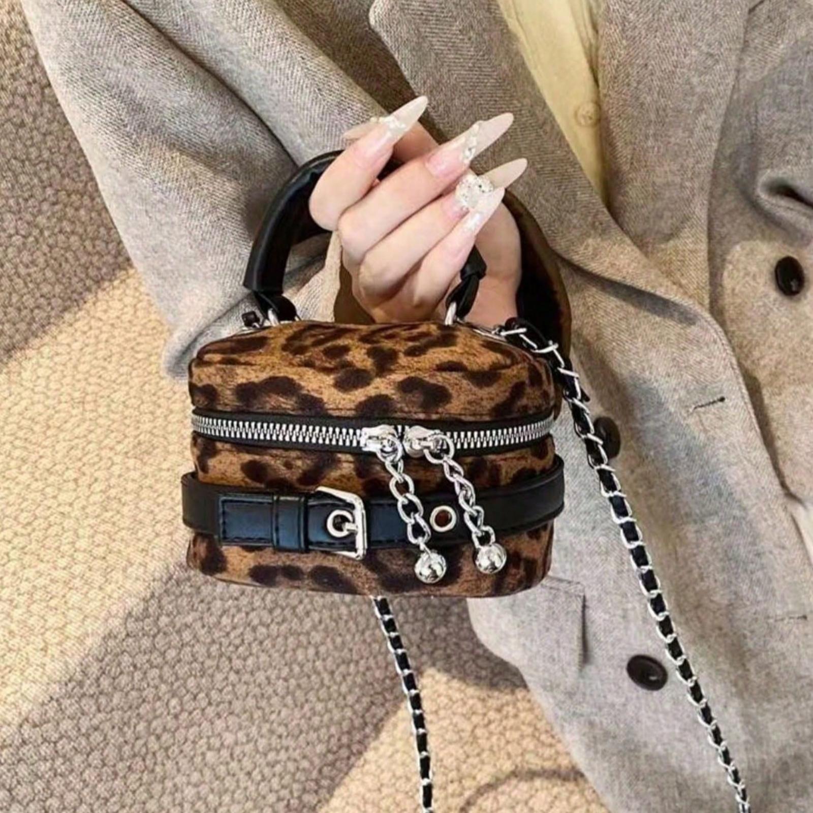 Leopard Print Mini Crossbody Bag, Cute Stylish Chain Coin Purse Mini Bag Accessories Shoulder Tote Bag Everyday Purse Wallets for Women Work Bags Perfect for Women'S Daily Outings and Parties