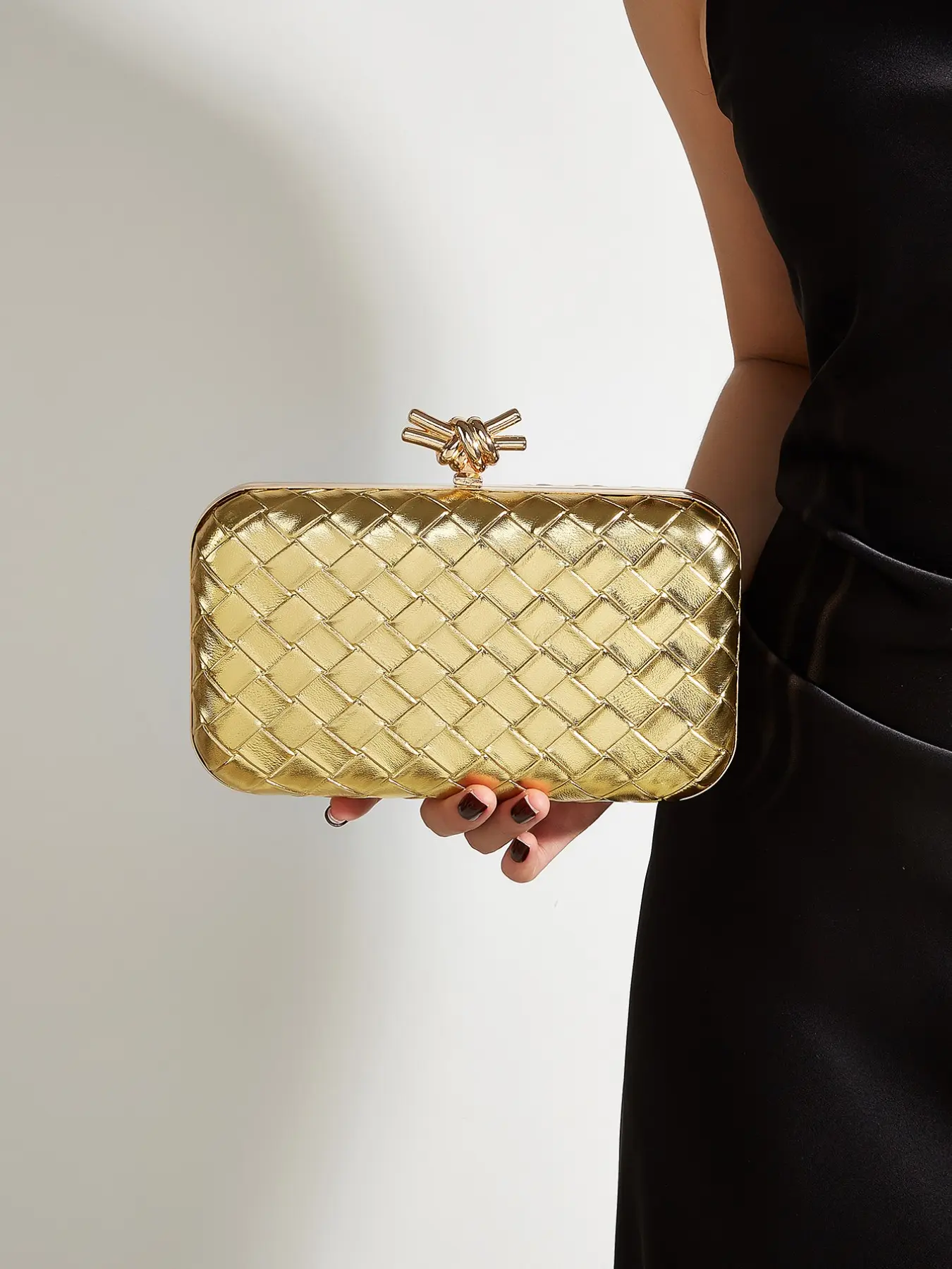 Luxury Woven PU Leather Clutch Bag, Elegant Knot Lock Evening Purse for Women, Metallic Party Handbag, Stylish Accessory