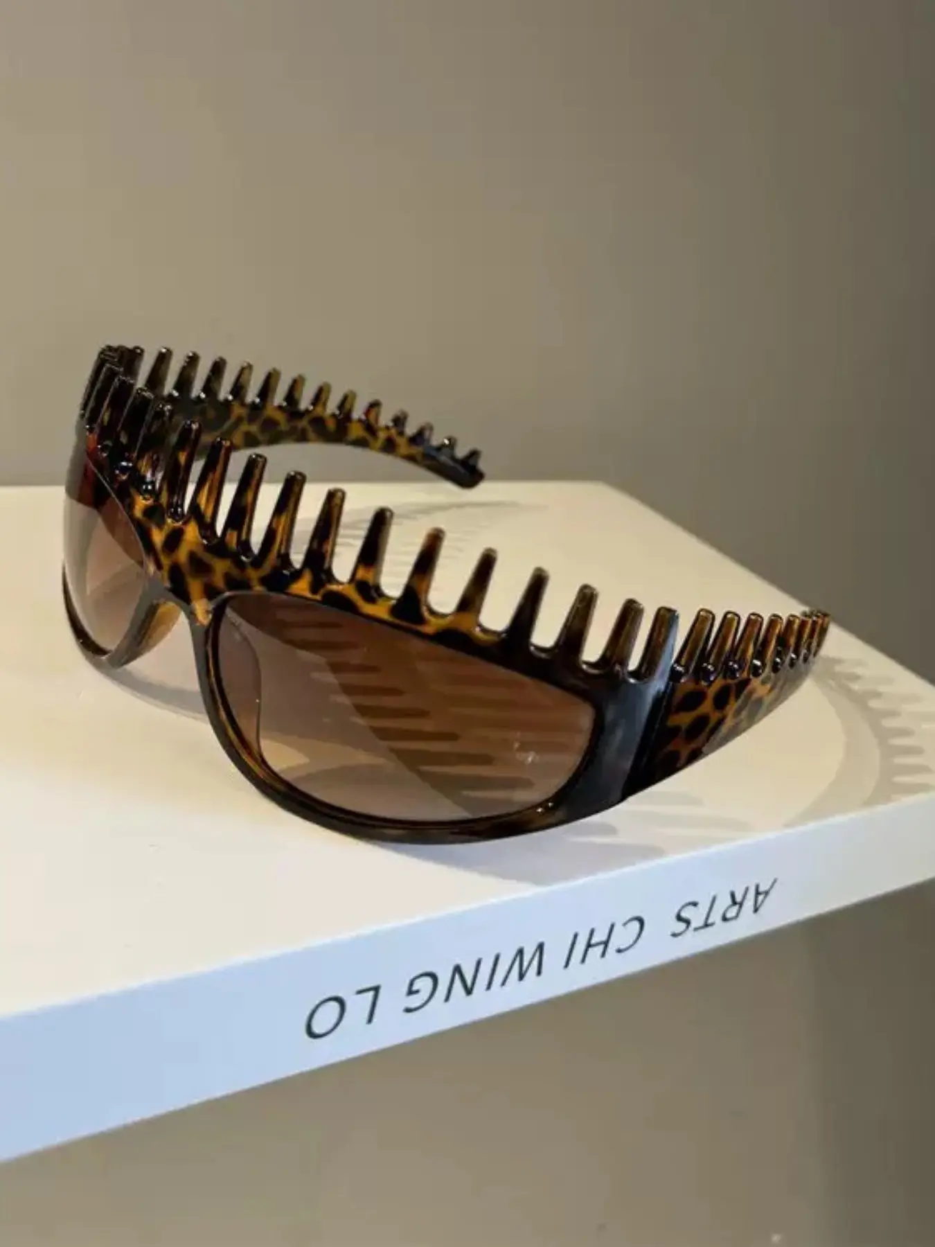 Trendy Sunglasses Headband Accessory, Unisex, Perfect for Beach, Garden Parties, Fashionable Sunglass Style Headband