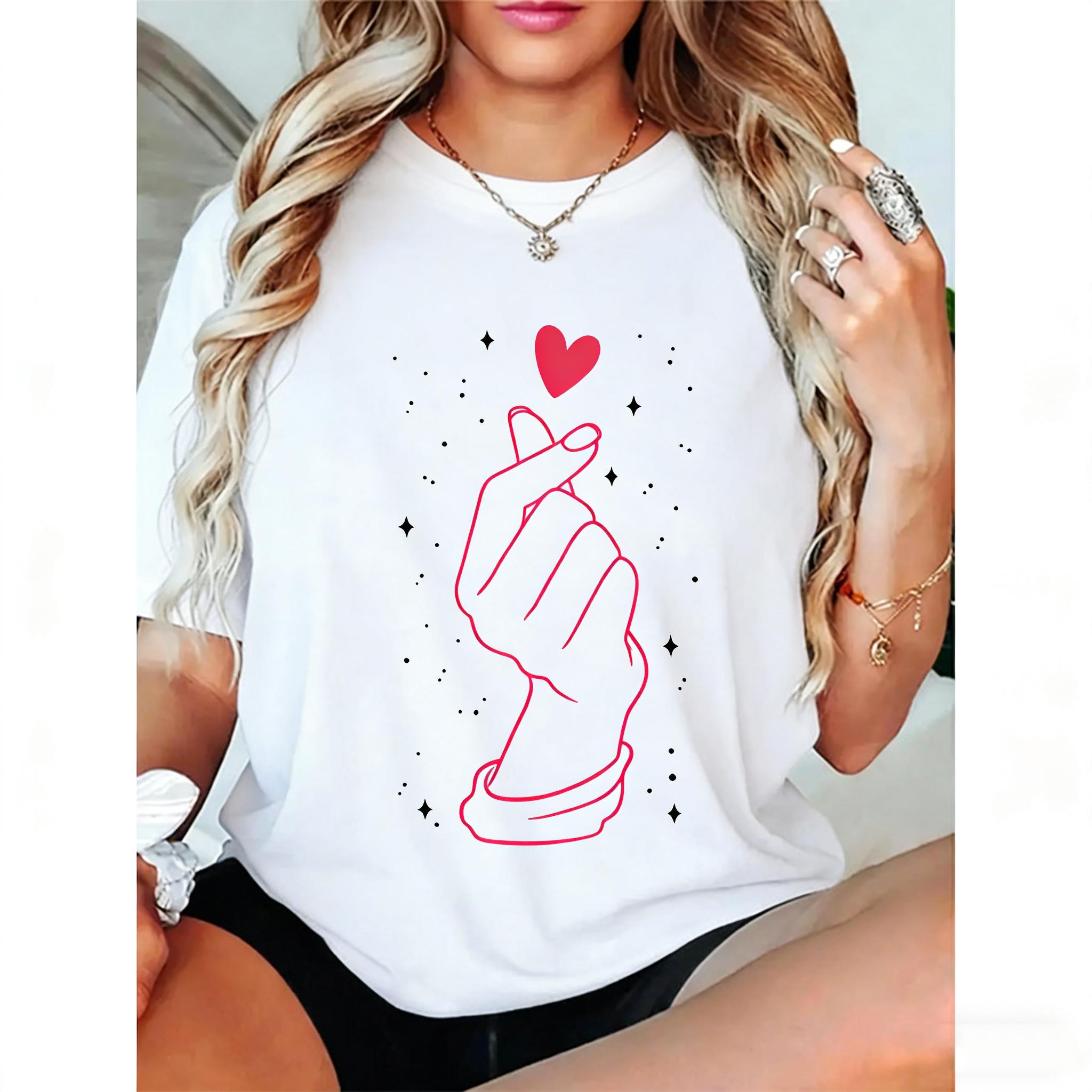 K-Pop Finger Heart Saranghae Graphic Tee, Cute Korean Music Fan Design, Comfortable All-Season Wear, Fashionable Unisex Style
