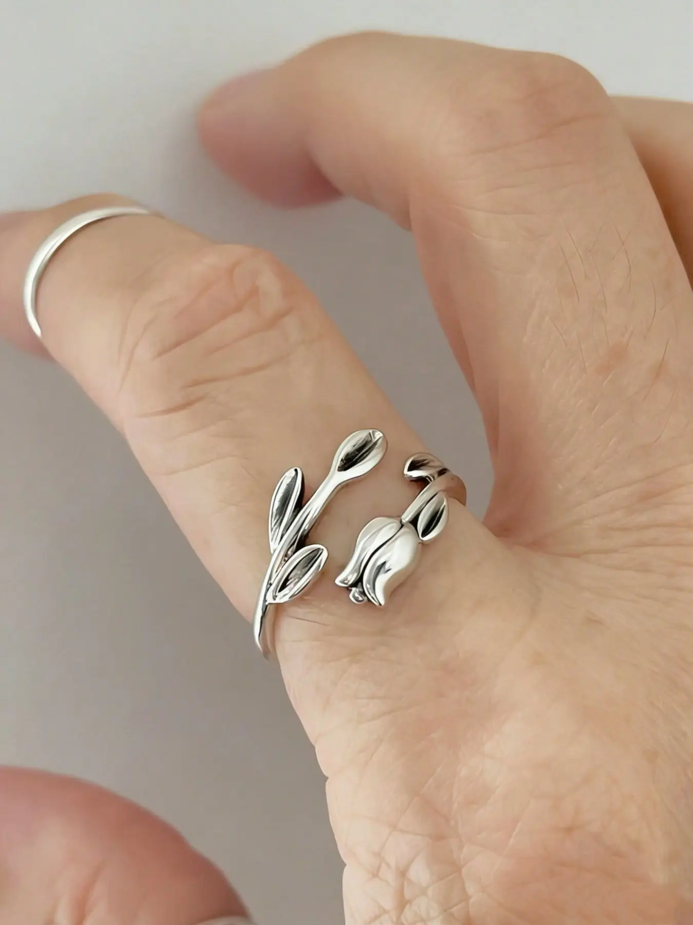 1 piece of fashionable carved tulip ring, vintage open adjustable unisex ring, personalized item, engagement and wedding ring, perfect for anniversary commemoration