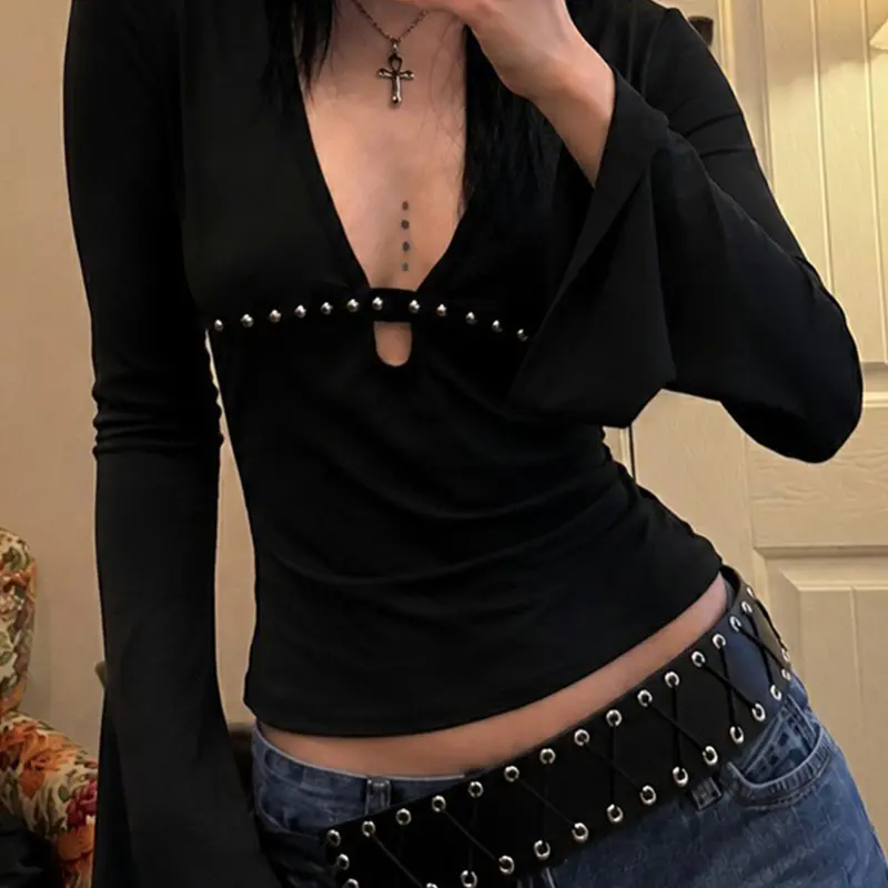 Women's Solid Color V-Neck Rivet Detail Crop Tee, Y2K Style Bell Sleeves T-Shirt for Fall and Winter, Streetwear Top