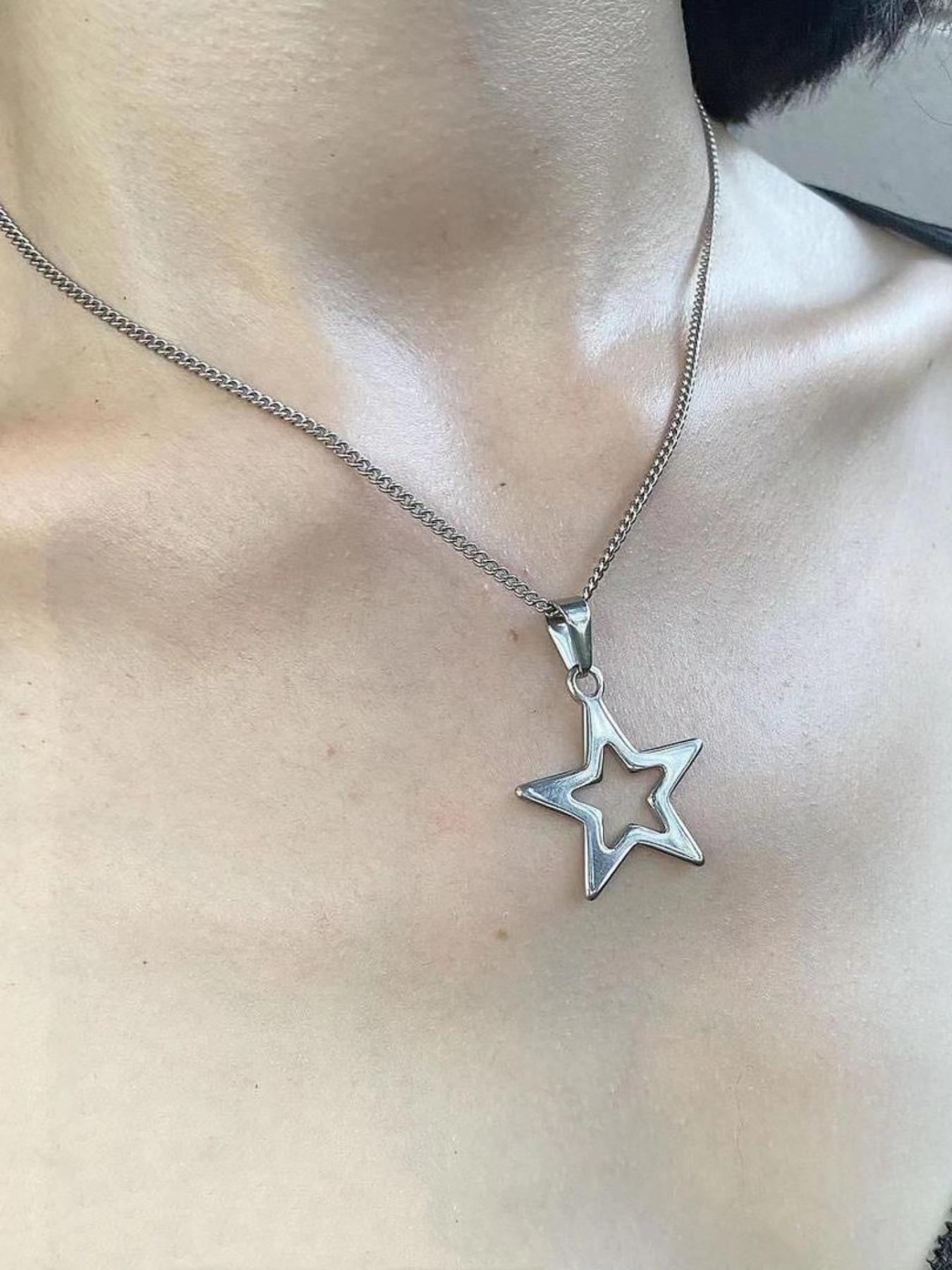 Hollow Out Star Design Pendant Necklace for Women & Girls, Stainless Steel Jewelry for Party, Daily Clothing Decor, Perfect for Gift, Fashion Necklace