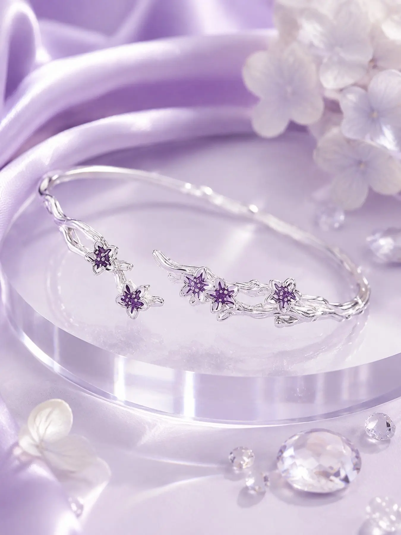 Silver Color Floral Bracelet for Women, Adjustable Bangle with Crystal Flowers, Elegant Minimalist Jewelry for Gifts