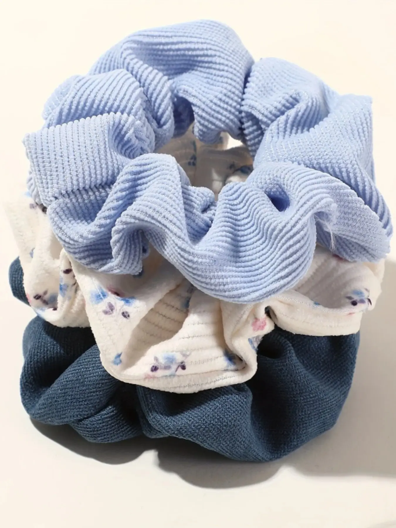 3pcs Women's Blue Floral Hair Ties Set, Soft Durable Elastic Bands, Hair Scrunchies, Elegant Headwear for All Occasions, Gentle on Hair