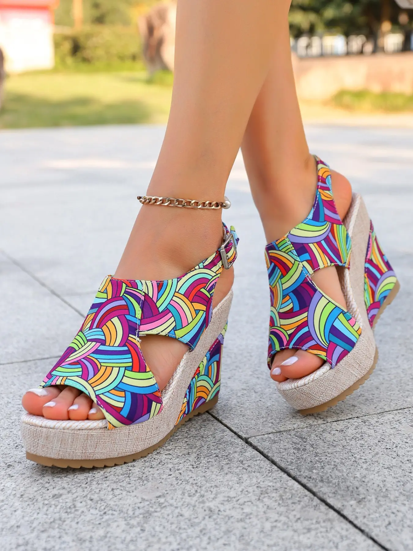 Rainbow Swirl Print Platform Wedge Sandals for Women, T-Strap Open Toe Ankle Buckle, Bohemian High Heel Summer Beach Shoes