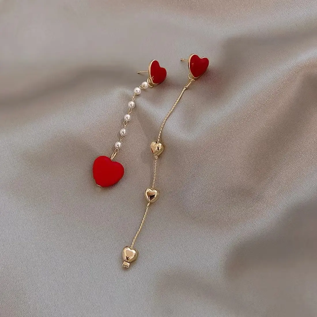 Red Heart Drop Earrings for Women, Long Tassel Dangle Earrings, Romantic Coquette Style Jewelry, Cute Statement Earrings for Valentine’s Day, Birthday Gift, Date Night & Holiday Party