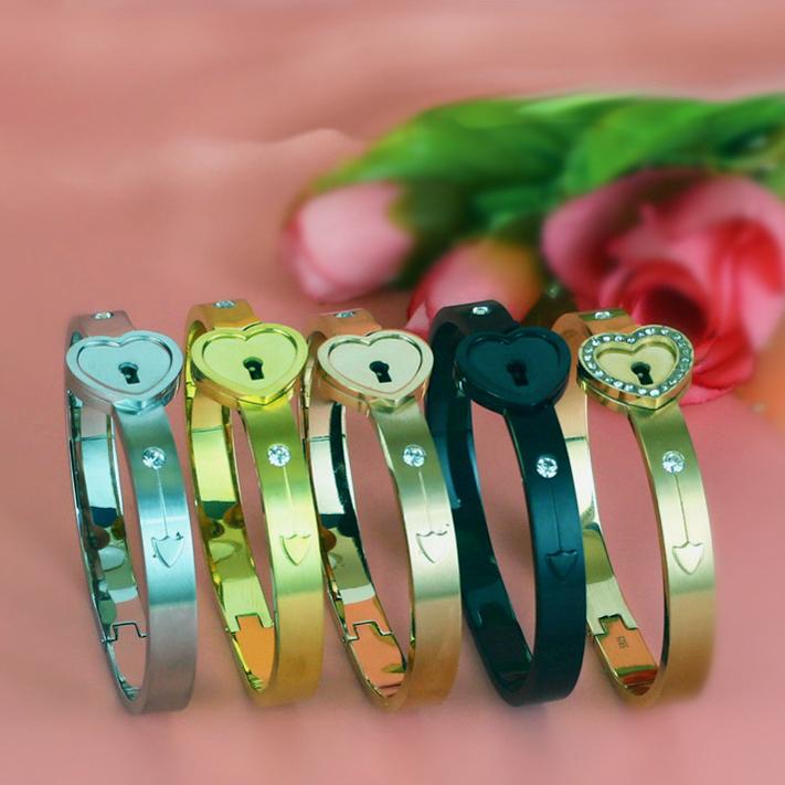 AS022 Couple Bracelet Necklace Set Key Necklace Lock Bracelet Holiday Birthday Gift Valantine Day Golden Silver Black Color