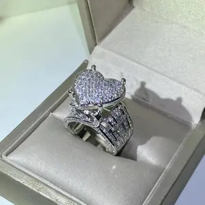 [ICE HUE] 18K Gold Vacuum Plated Copper Love Heart Ring with 5A+ Sri Lanka Zircon, Non Tarnish Jewelry for Women, Miami-Italy-Mexico & Micro Inspired, Luxury Costume Accessory, Daily Wearing, Gift Idea, Classic Hip Hop Chicano Style