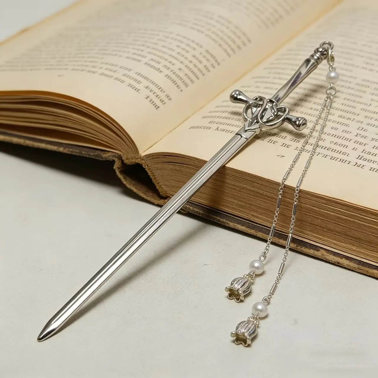Vintage Sword-Shaped Metal Bookmark with Tassel Pendant, Elegant Aluminum Page Marker, Ideal for Readers and Office Use