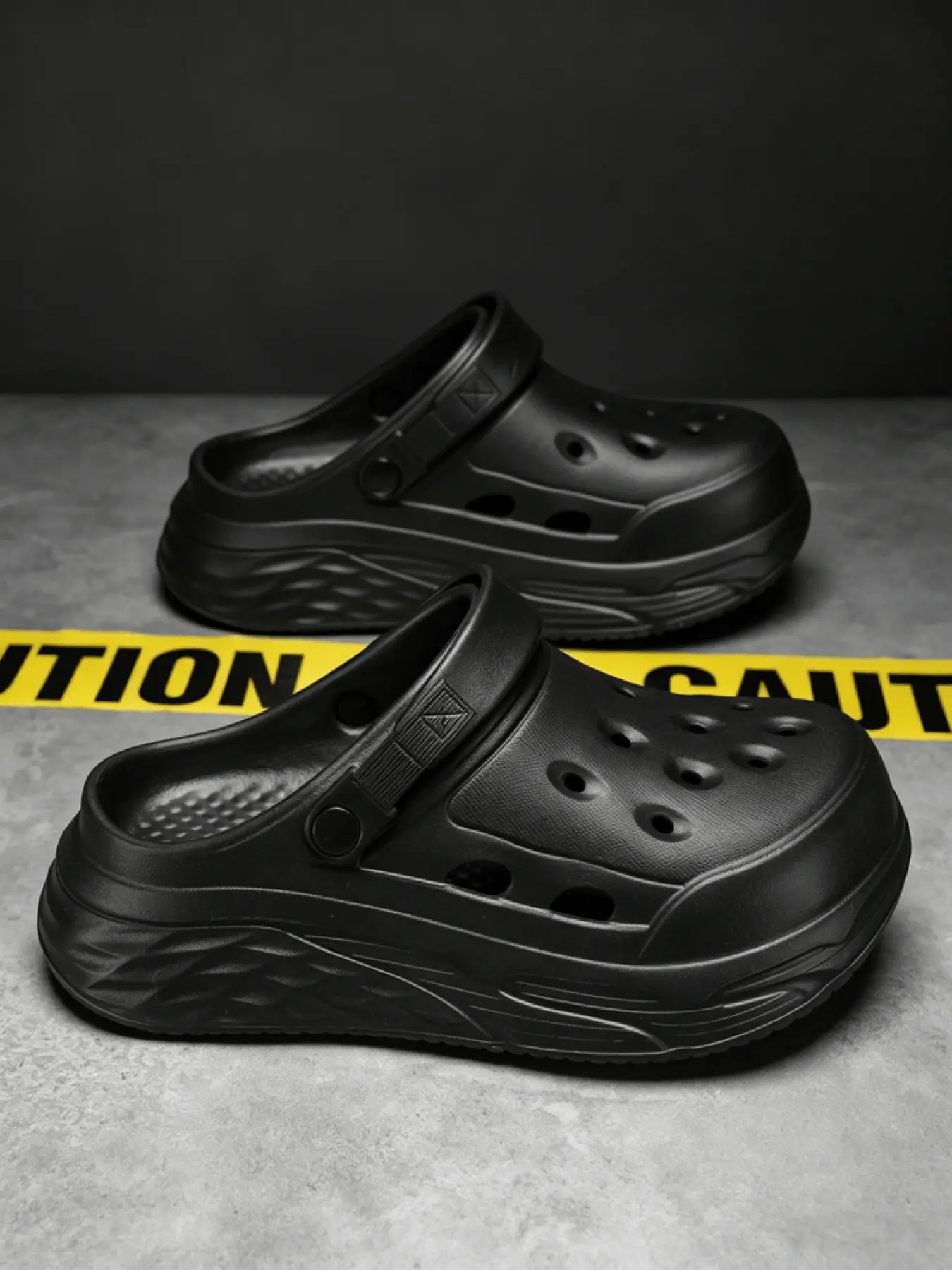 1 Pair Mens Anti Slip Lightweight Wear Resistant Clogs American Style EVA Dual Wear Height Boost Car Wash Outdoor