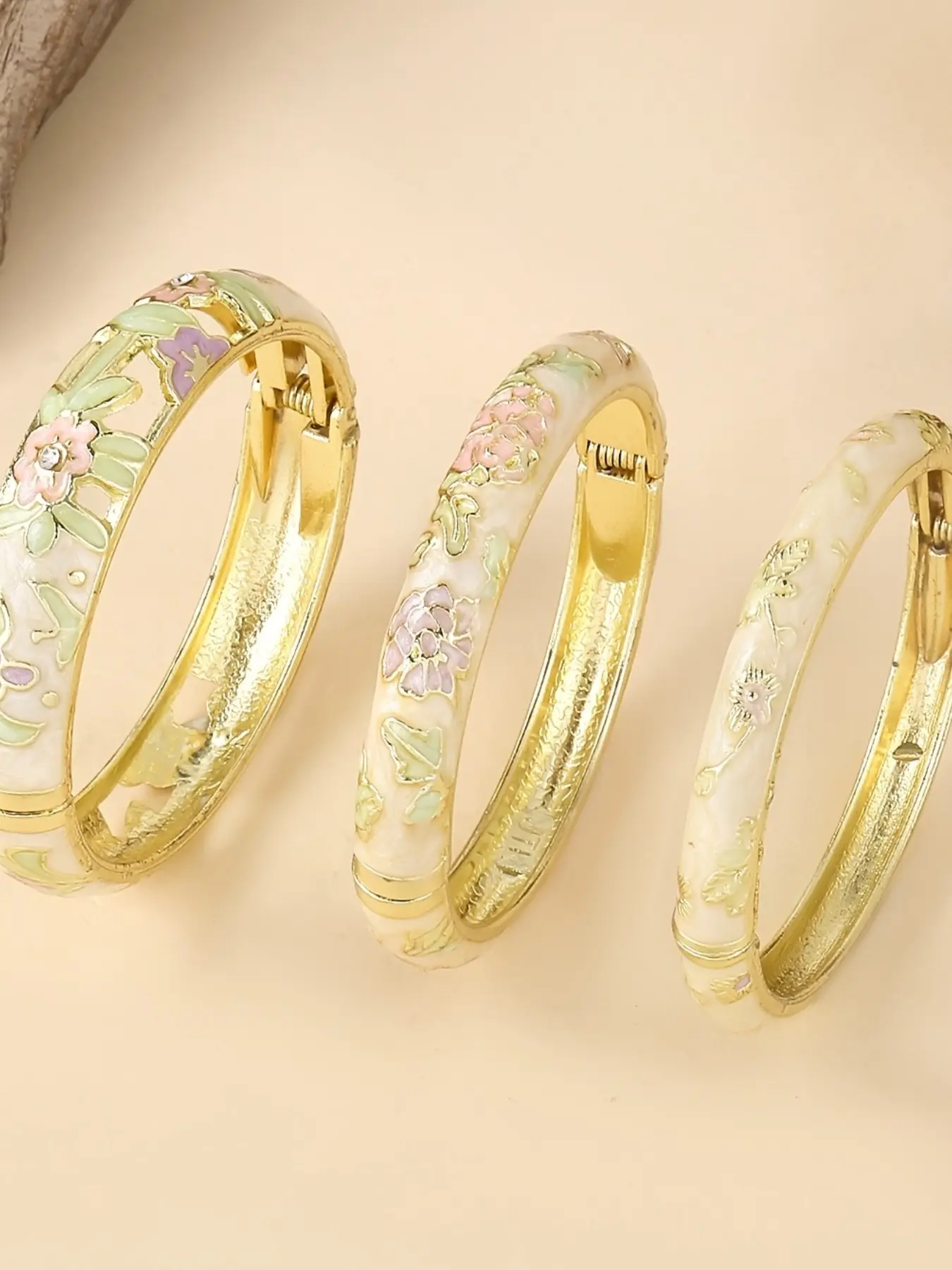 3 Piece Vintage Enamel Floral Bracelets, Fashion Hollow Metal Oil Drop Thick Bracelet, Cloisonné Bracelet for Women, Daily Wear, Party, Gift, Bracelet Set, Bracelet Bundle