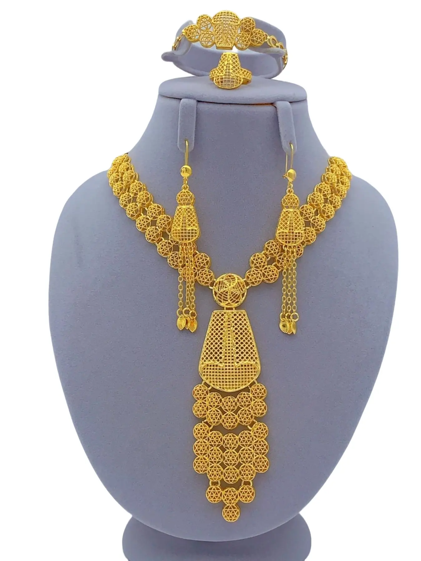 4-Piece Middle Eastern Costume Jewelry Set for women, Elegant Dubai Style Pendant Necklace Bracelet Ring Earrings, Women's Party Accessories Gift, Matching Jewelry Set