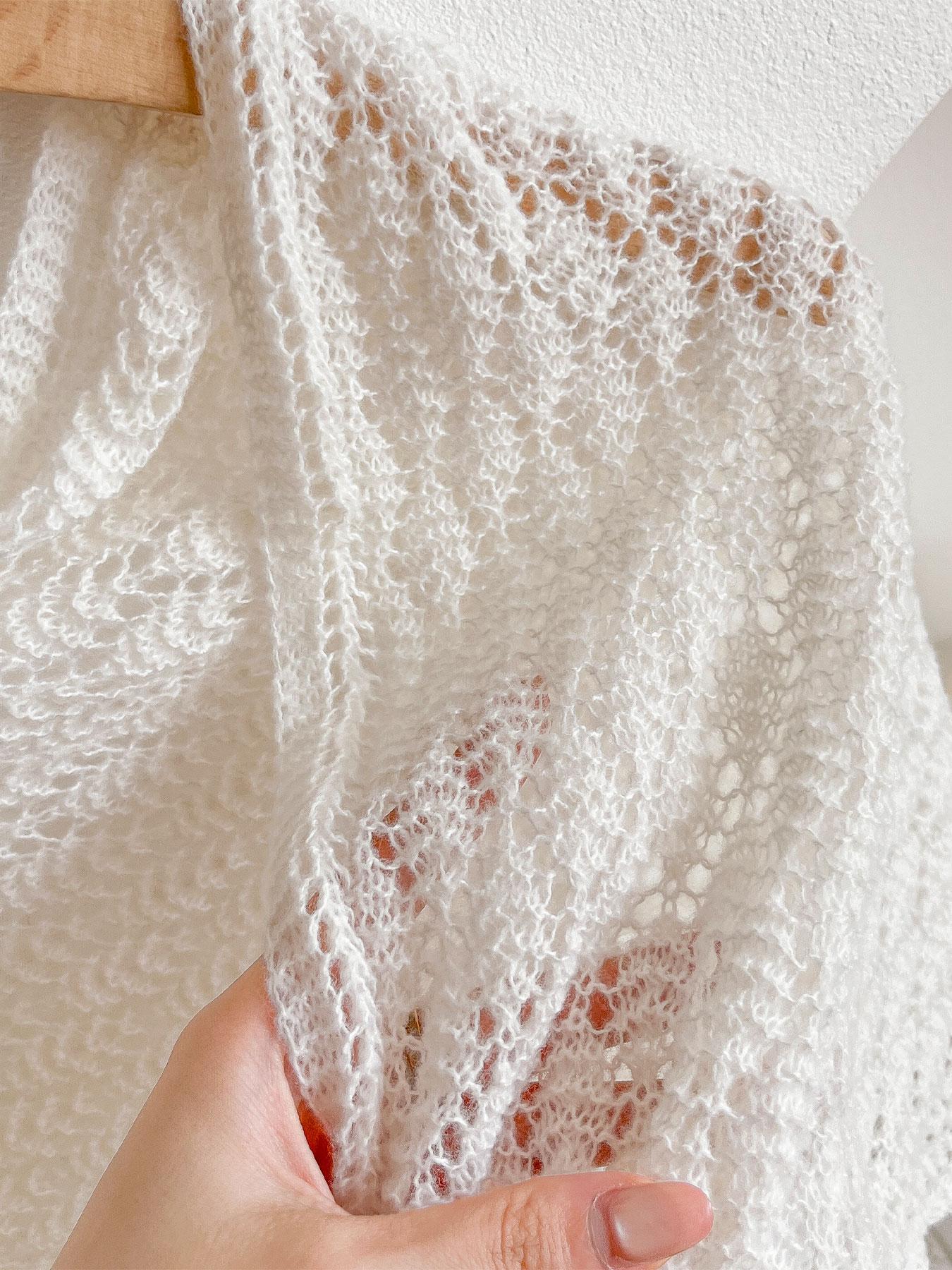 Elegant Women's Plain Triangle Shawl, Soft Comfortable Fashion Accessory, All-Season Wear, Versatile Daily Use, Stylish Casual Wrap