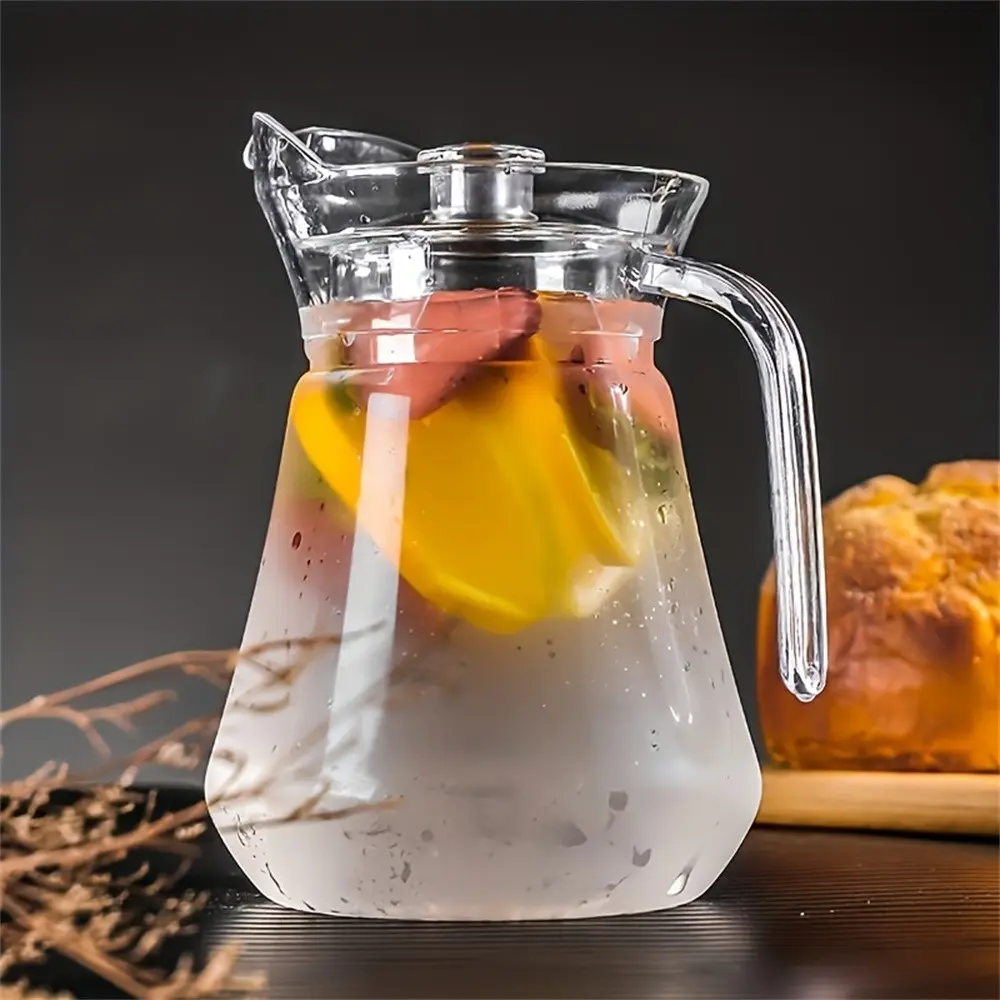 Transparent Covered Water Jug, Clear Water Pitcher with Lid, for Cold Drinks, Lemonade Jug, Summer Beverage Container, Ideal for Refreshing Beverages, Perfect for Hot Weather Use, Drinkware