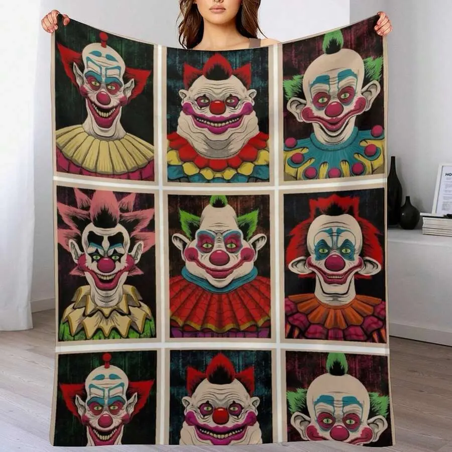 This clown-themed blanket features a nine-square grid pattern and is lightweight and comfortable. Made of flannel, it's suitable for adults, beds, sofas, and travel.