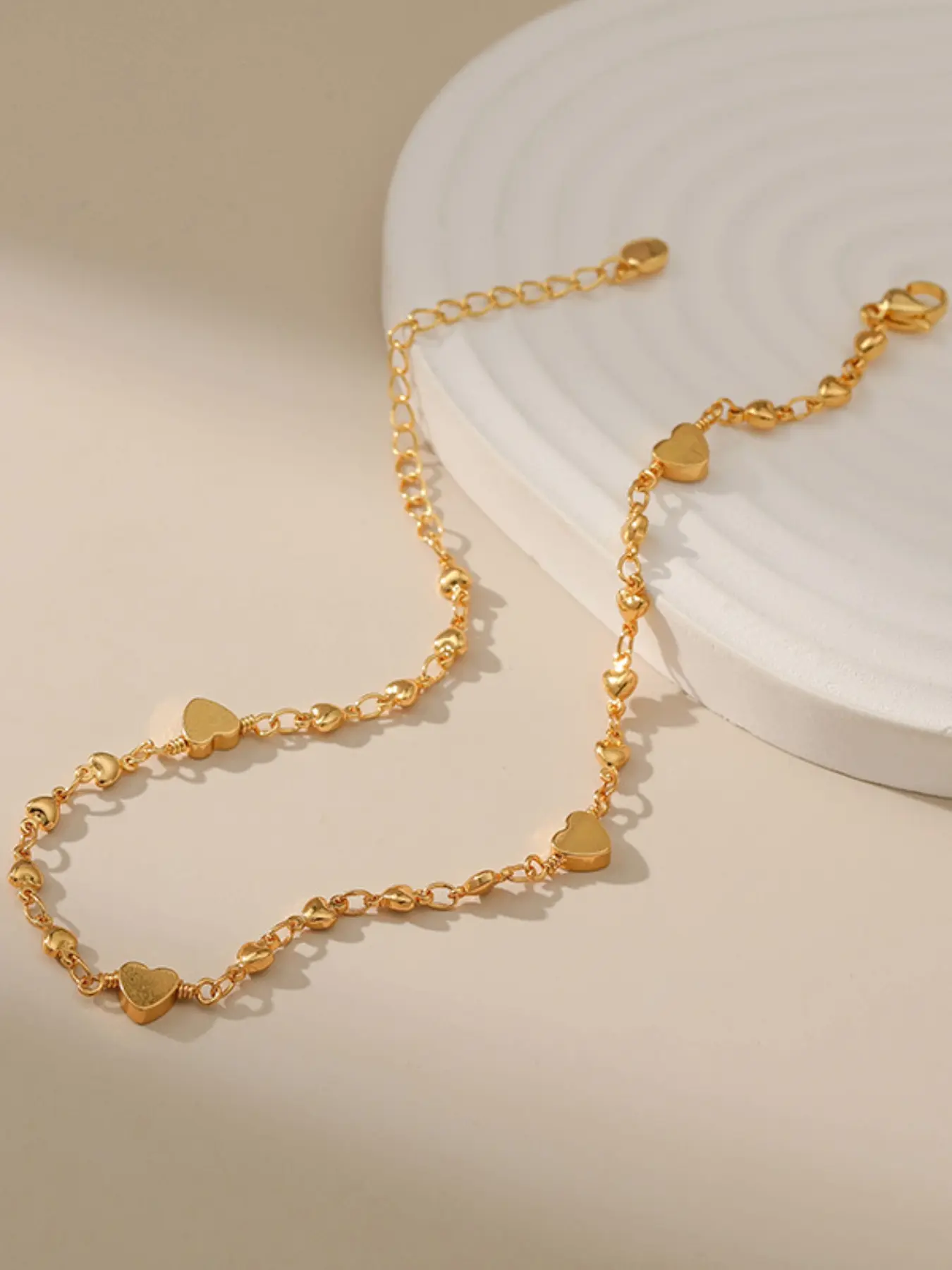Heart-themed design, sweet and simple Golden bracelet and anklet, perfect for couples, summer beach vacations, versatile for photos and everyday wear