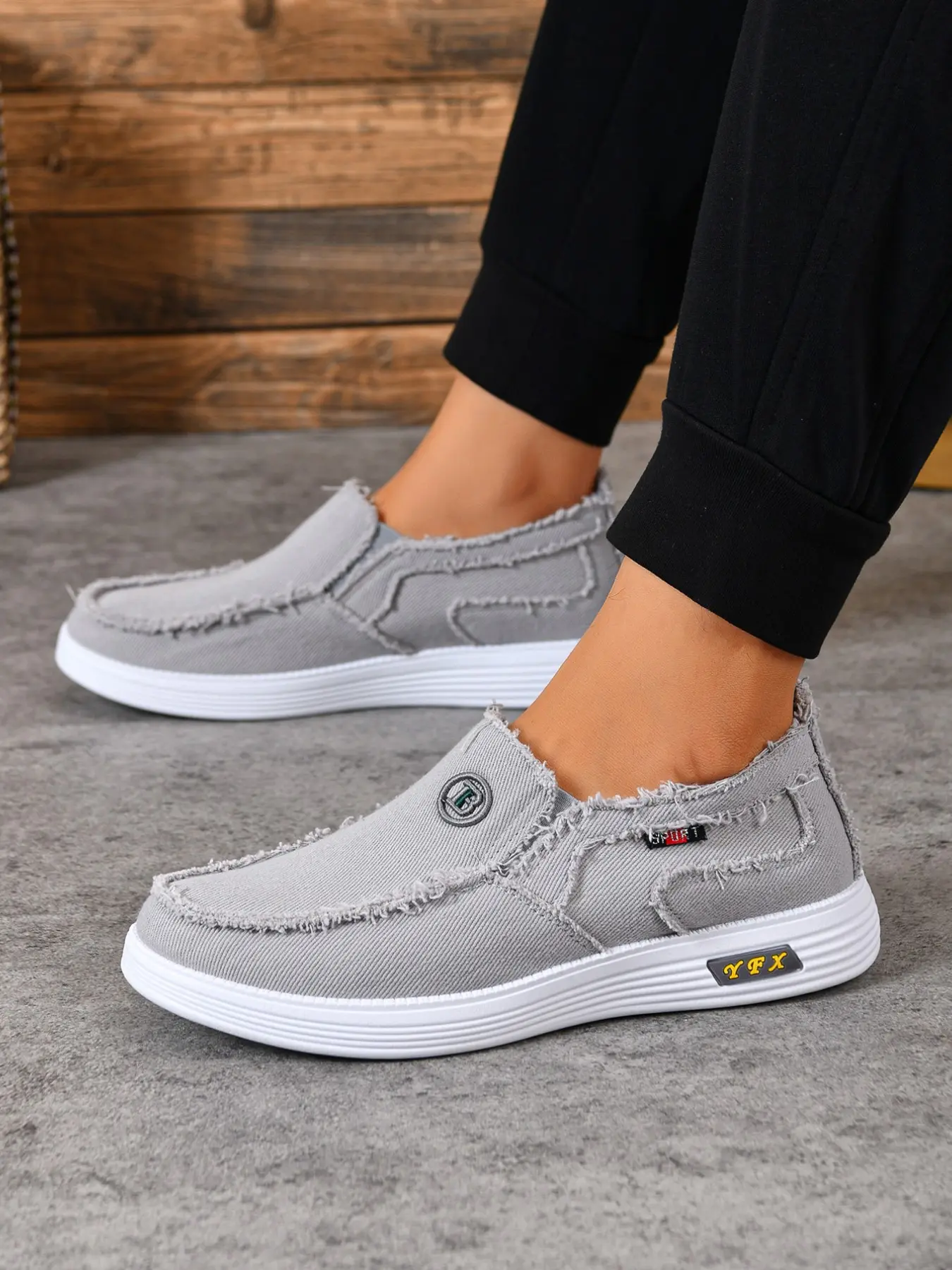 Fashion Men Frayed Trim Canvas Slip On Flat Loafers, Trendy Low Top Walking Shoes, Versatile Casual Footwear to Match Pants And Daily Outfits