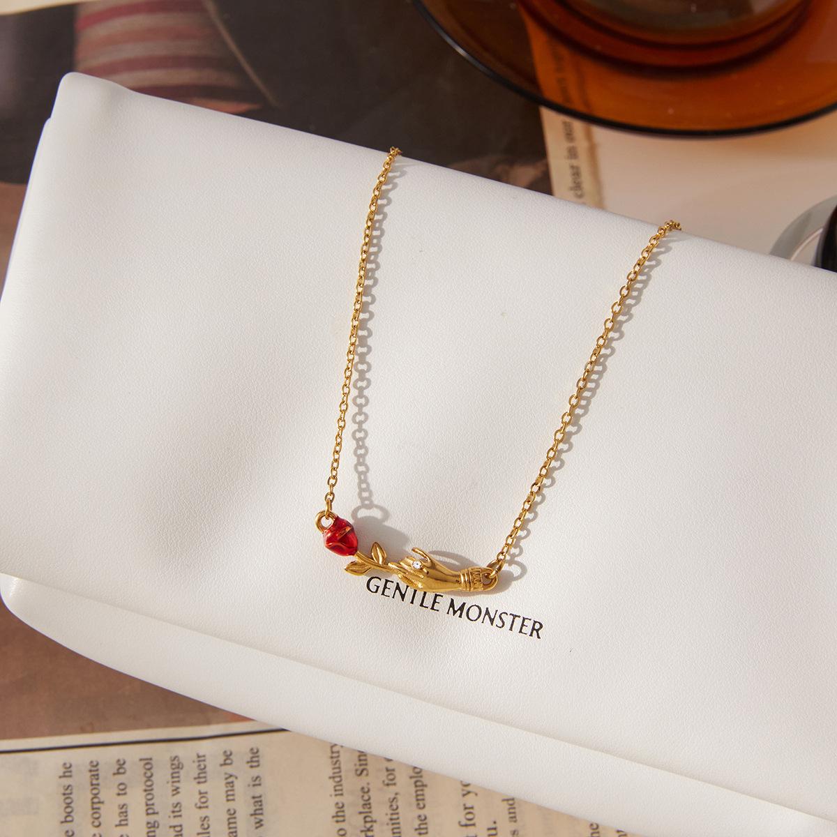 [FLAME] Women's Gold Necklace with Red Rose, Romantic Love Pendant with Small Zircon, Elegant Enamel Chain, Perfect Gift for Female Friends on Valentine's Day