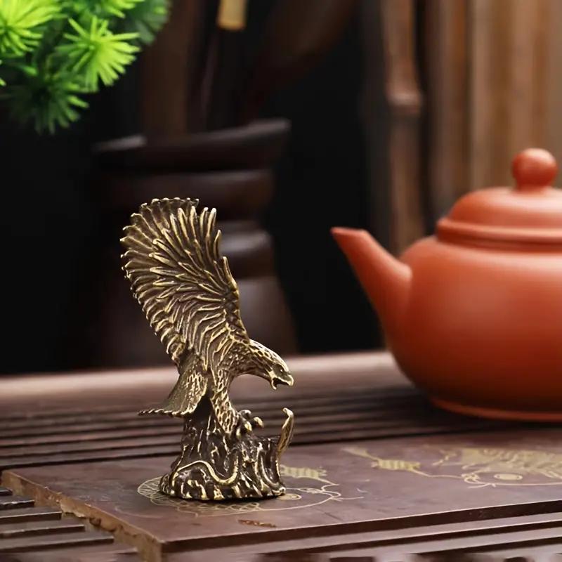 Pure Copper Eagle Figurine, Statue, Realistic Spread Wings Decorative Ornament for Study Room Living Room Bedroom Office Desk Decoration, Home Decor