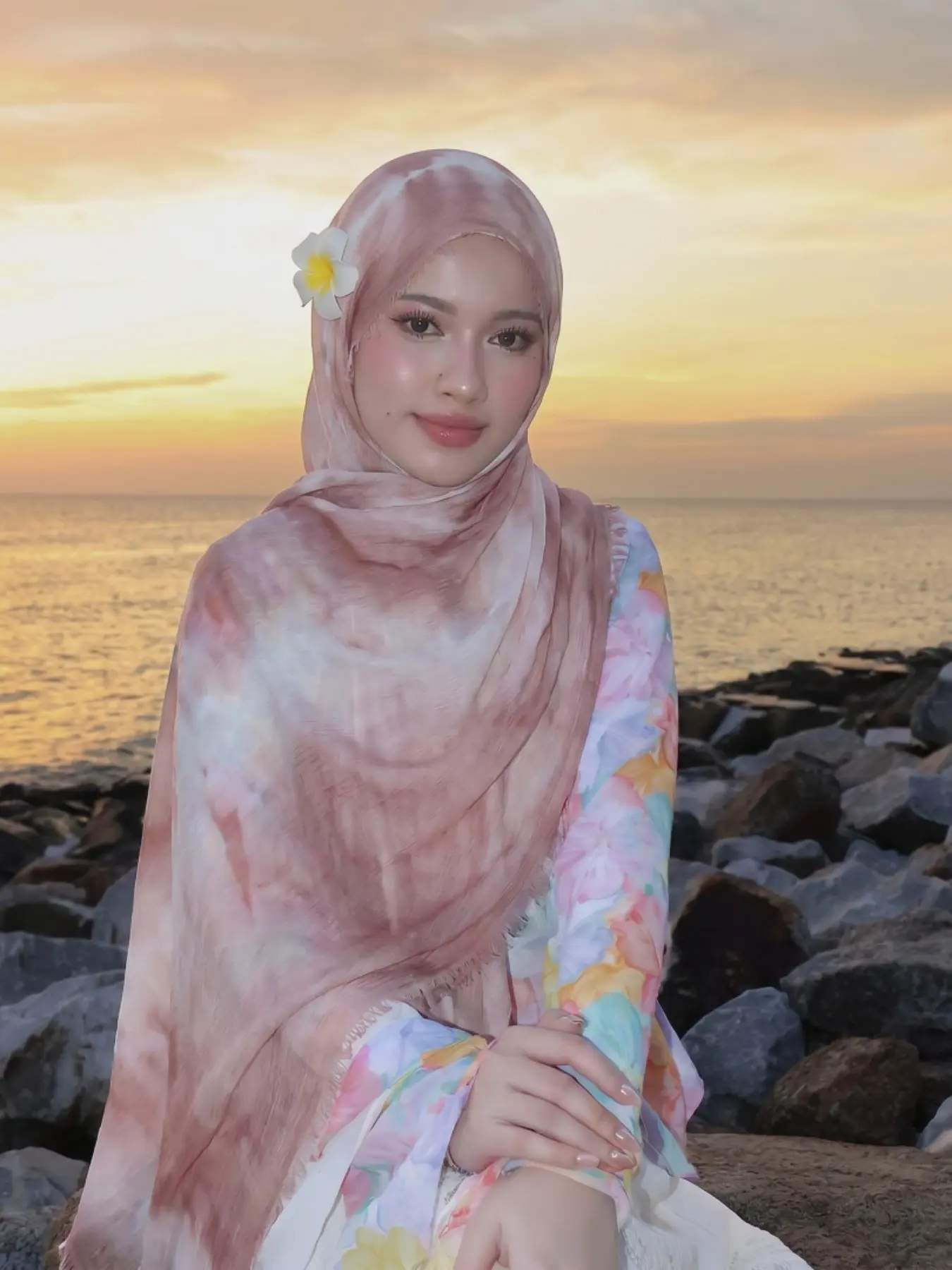 Elegant Nude Tie-Dye Pleated Modesty Hijab Wrap, 70x180cm, All-Season, Fits Long Abaya & Muslim Shawl, Women's Fashion Accessory