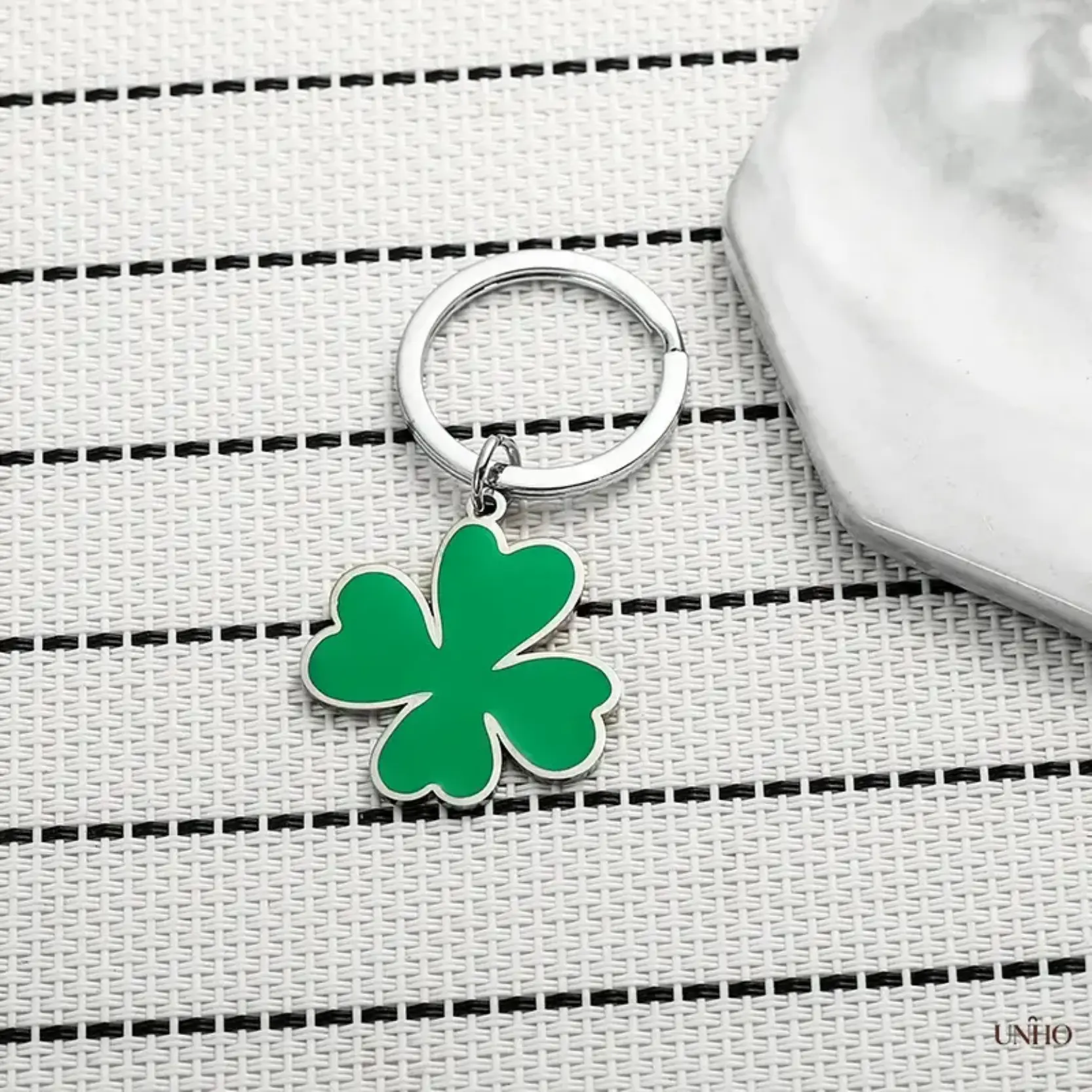 Minimalist Vibrant Green Four Leaf Clover Enamel Key Ring Backpack Charm, Lucky Irish Shamrock Botanical Pendant Accessory For Handbags And Daily Car Keys, Sweet Meaningful Small Gift Full Of Blessings For Friends And Women