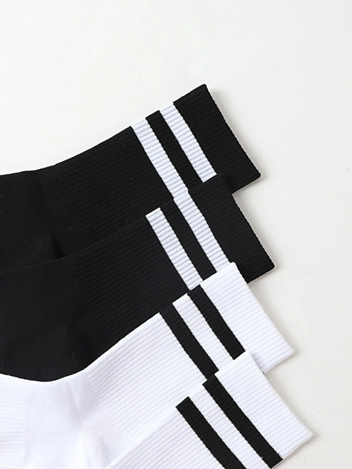 4 Pairs Unisex College Striped High Top Socks, Antibacterial Odor-Resistant, Basketball Running Socks, Comfortable Soft Material