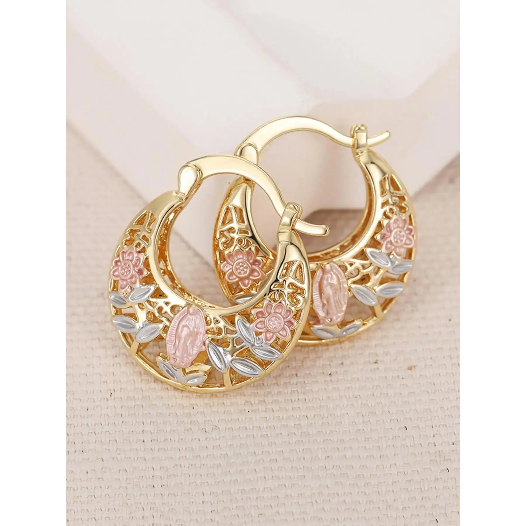 Mexican-style sunflower pattern gold-coloured hollow hoop earrings, hoop shape earrings, elegant party earrings, the perfect anniversary gift for mothers and couples
