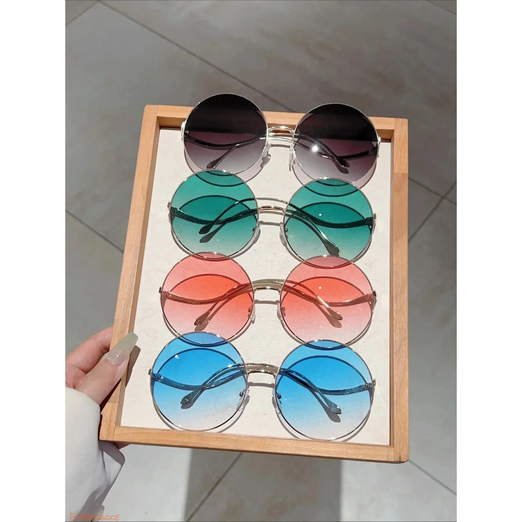 Women's Round Sunglasses, Retro Vintage Style Eyewear with Large Metal Full Frame and Multi Color Lenses, Y2K Fashion Sunnies for Women, Lightweight Comfortable Glasses for Daily Wear, Travel, Beach, Party and Street Style Outfits