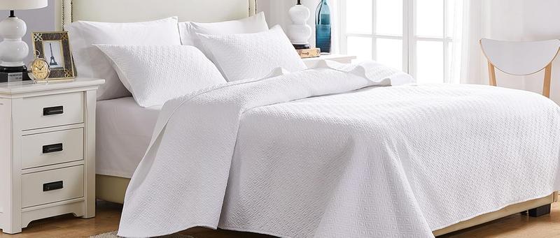 Queen Comforter Set of 7 Pieces-Bed in a Bag for Queen Size, All Season, Pintuck Bedding with Comforter, Flat Sheet, Fitted Sheet, Pillowcases and Shams, Black