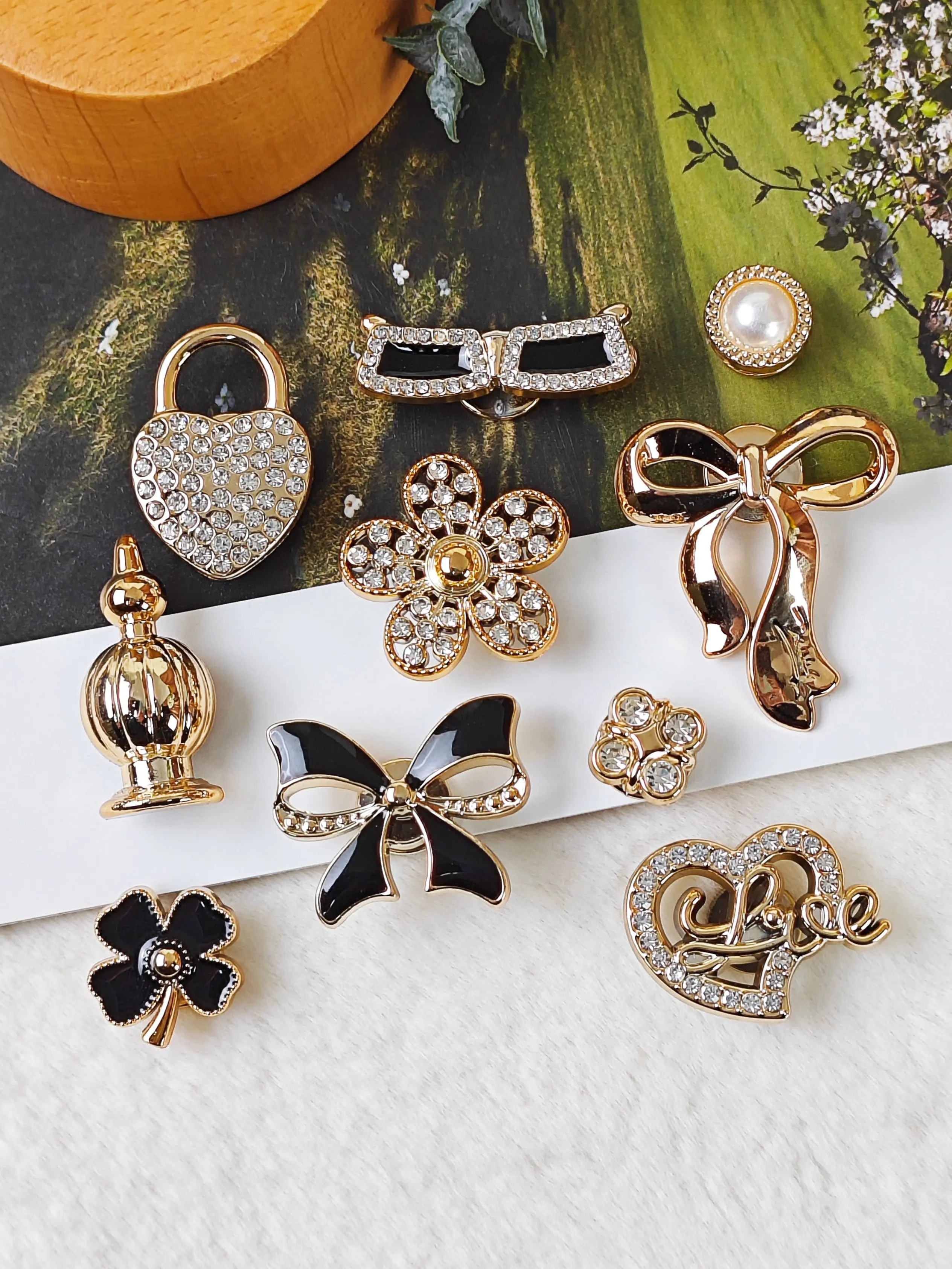 10pcs DIY Shoe Decorations, Shoe Charm Set, Bow, Flower, Heart Charms, Lightweight Non-Metal, Y2K Style, for Eva Sandals, Detachable, Gift Idea