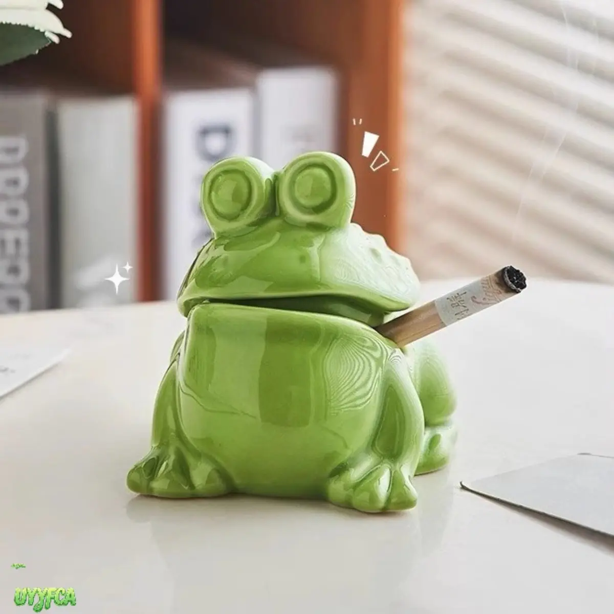 Cute Ceramic Frog With Lid, Multifunctional Decorative Tabletop Figurine, Windproof , Creative Desktop Ornament And Small Storage Box for Home, Office, Tea Room Indoor Decor, Unique Craft Gift For Daily Use