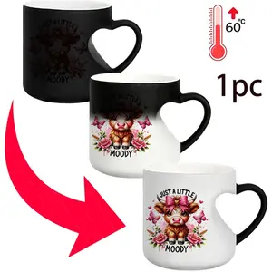 Magic Color-Changing Thermosensitive Ceramic Mug with Scottish Highland Cow & Heart Handle - Temperature-Sensitive Cup Reveals Hidden Color When Hot Drinks are Added, for Tea//Juice (Ideal Christmas Gift) 11oz/330ml)