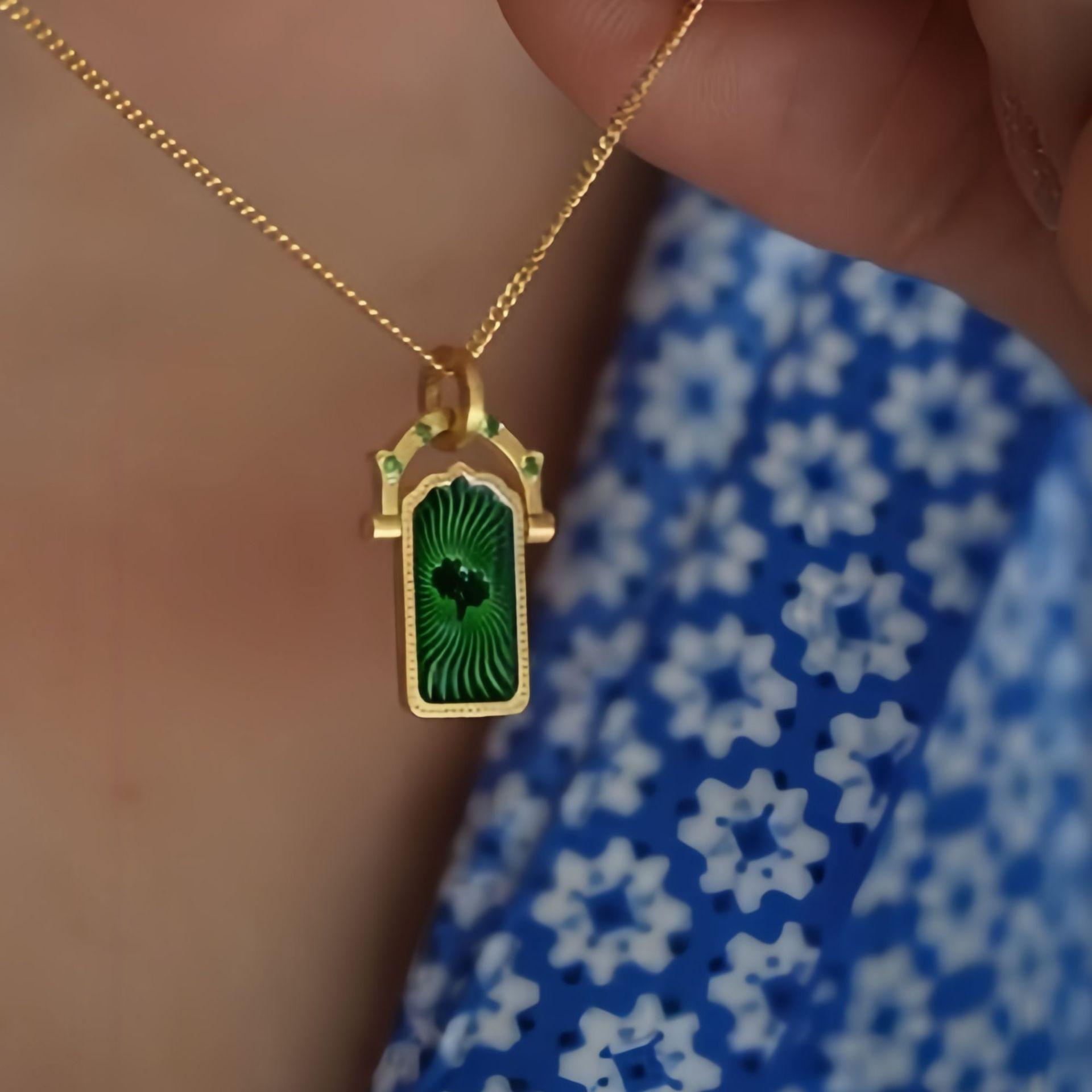 Tarot Shaking Necklace – Guardian Jewelry | Y2K Love Charm Necklace, Titanium Steel Vacuum Furnace, Tarnish-Free Hypoallergenic, High Color Retention, Waterproof Daily Wear, Boho Protection Gift for Her