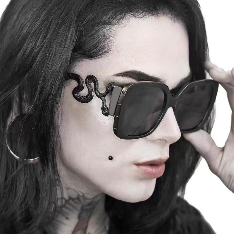 Vintage Dark Y2K Sunglasses with Double Snake Decor, UV Protection Anti Glare Shade Glasses, Gothic Retro Full Coverage Sun Eyewear for Women Men Vintage Dark Y2K Sunglasses with Double Snake Decor, UV Protection Anti Glare Shade Glasses, Gothic Retro Full Coverage Sun Eyewear for Women Men