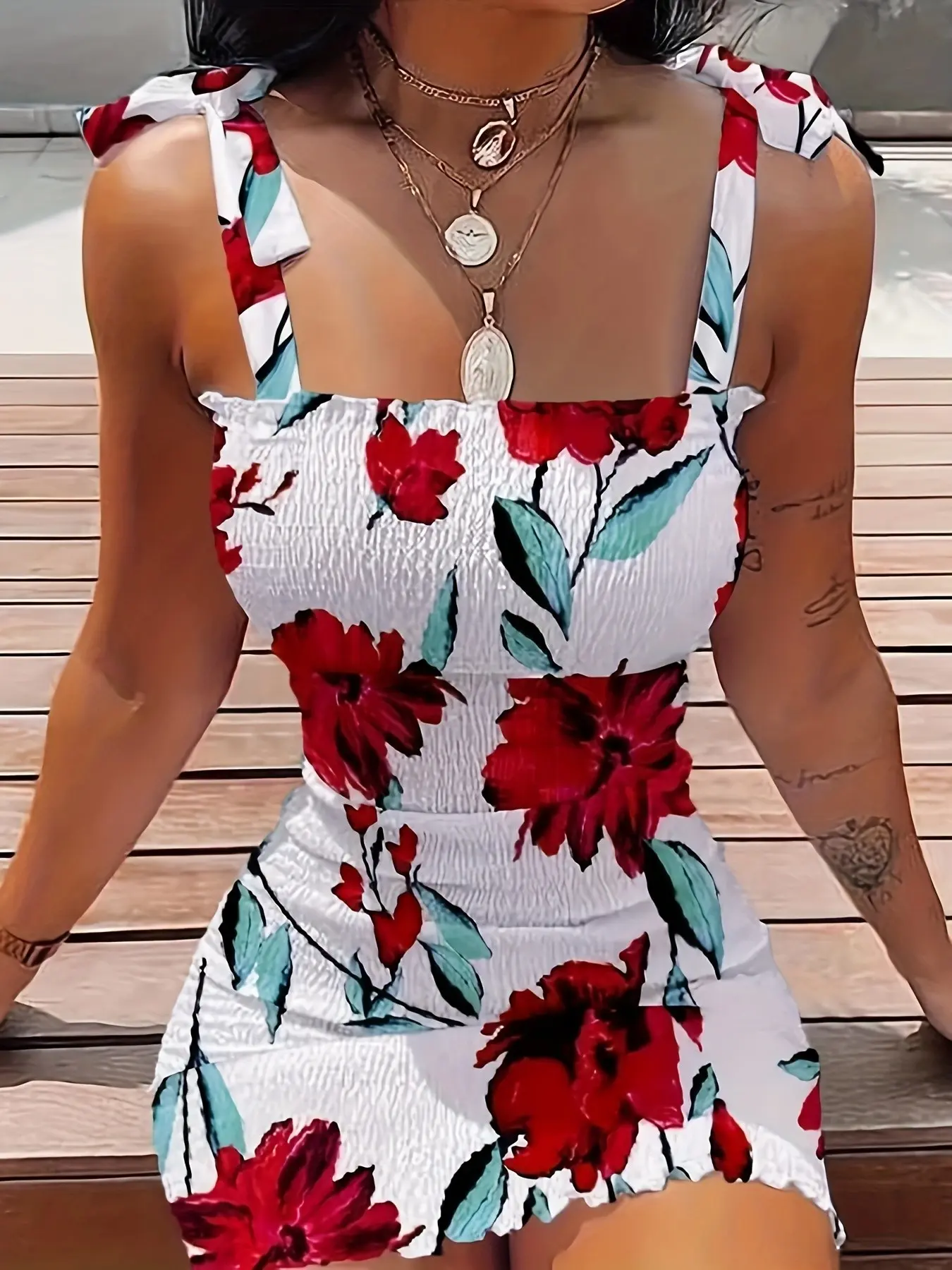 Floral Print Halter Mini Dress, Sexy Pure Desire Casual Wear Style, Square Neck Bow Shoulder Straps, Waist Cinch Party Dress for Young Women
