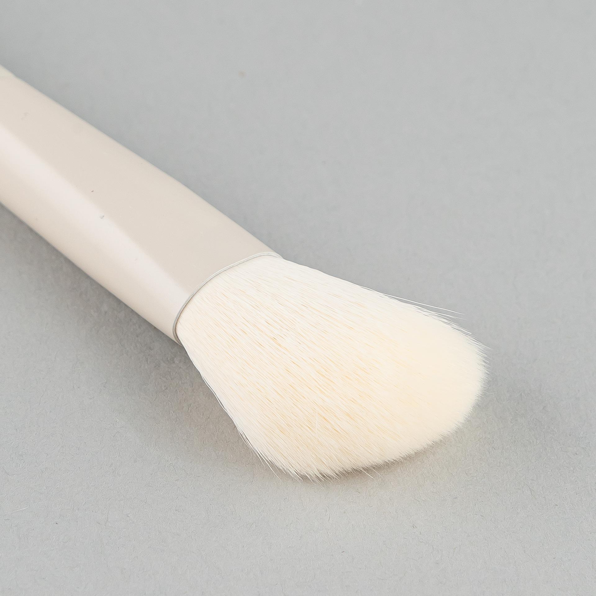 7Pcs Makeup Brush Set with Sponge & Bag, 6Pcs Nylon Brushes + Beauty Sponge, Full Face Makeup Tools