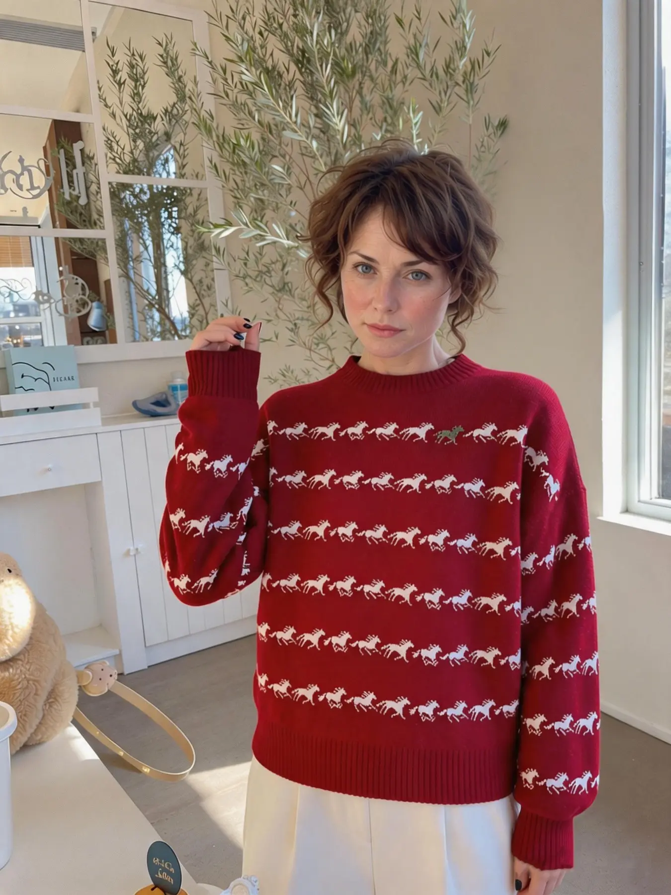Vintage Wine Horse Pattern Knit Sweater, Horizontal Small Horse Stripes, Loose Round Neck, Lazy Pull-On Top, Casual Women's Clothing