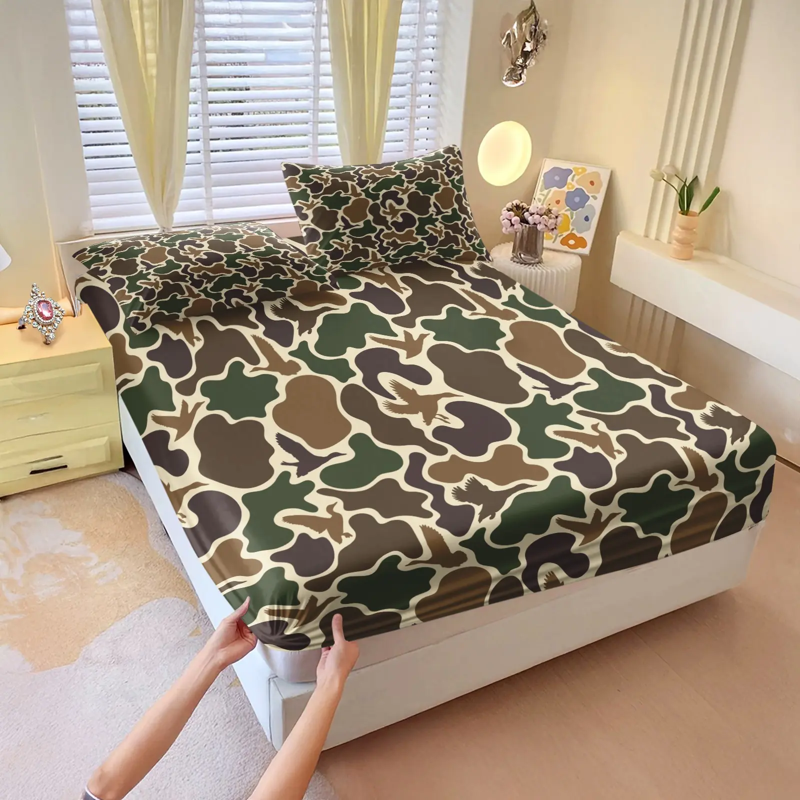3-Piece Green Brown Wild Duck Camo Fitted Sheet Set, 1 Fitted Sheet & 2 Coreless Pillowcases, Wild Waterfowl Silhouette Print in Classic Hunting Style, Deep Pocket Anti-Slip Mattress Protector, Durable Comfortable,Outdoor Street Home Decor & Perfect Gift