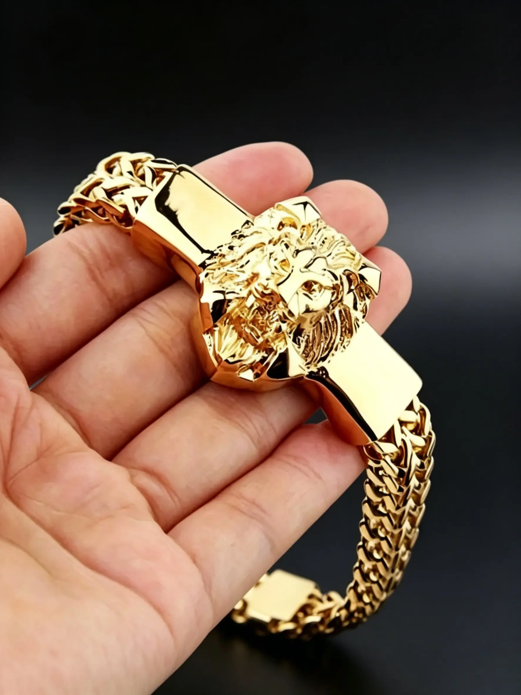 Lion Head Cuban Link Bracelet for Men Tarnish Free Hypoallergenic Stainless Steel 18K Gold Silver Plated Waterproof Punk Hip Hop Biker Wrist Jewelry Gift Exquisite Bracelet