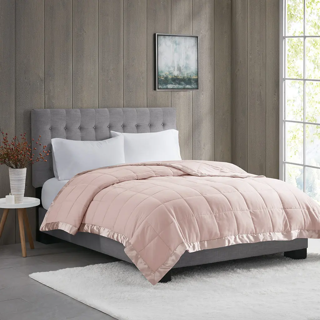 ARCH Lightweight Down Alternative Blanket with Satin Trim, Blush King Size, Soft Cozy Bedding for All Seasons, Hypoallergenic Microfiber Fill, Elegant Satin Binding, Machine Washable, Perfect for Bedroom, Living Room, Guest Room, 1 Blanket
