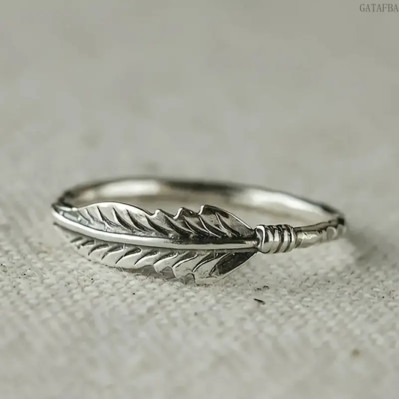 Women's Vintage Antique Look Silver-Metal Coating Feather Zircon Ring - Gold, Black Gold Options, No. 6 Finger Size, Luxury Retro Finger Jewelry for Daily-Dating Use (Sports & Outdoor Accessory Complement)