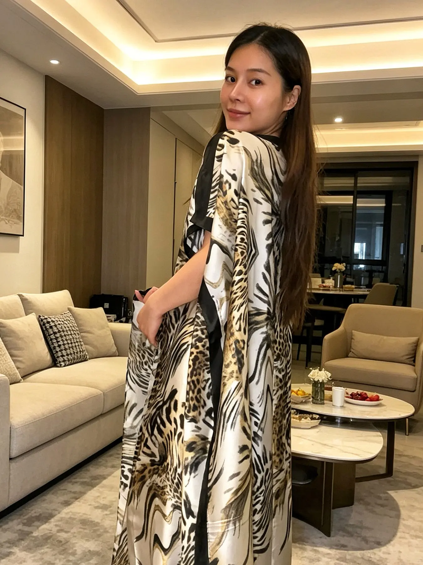 Tiger Print Faux Silk Pullover Robe, Spring Summer Beach Sunscreen Shawl, Bohemian Fashion Casual Cover-Up for Women, Vacation Travel Essential, Boho