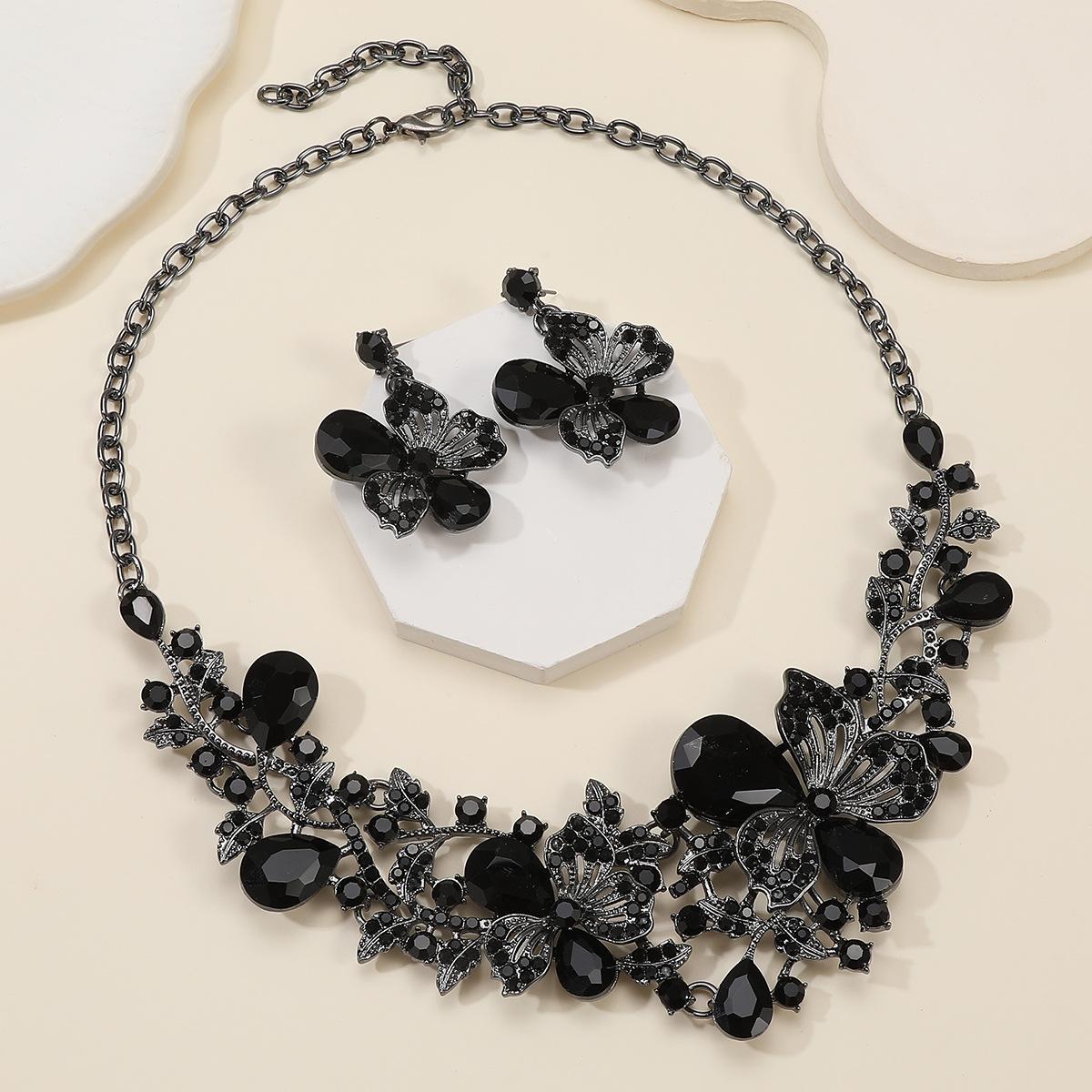 Exaggerated Necklace and Earring Set for Women, Fashionable Popular Alloy Chain with Flower Design, Bridal Accessory