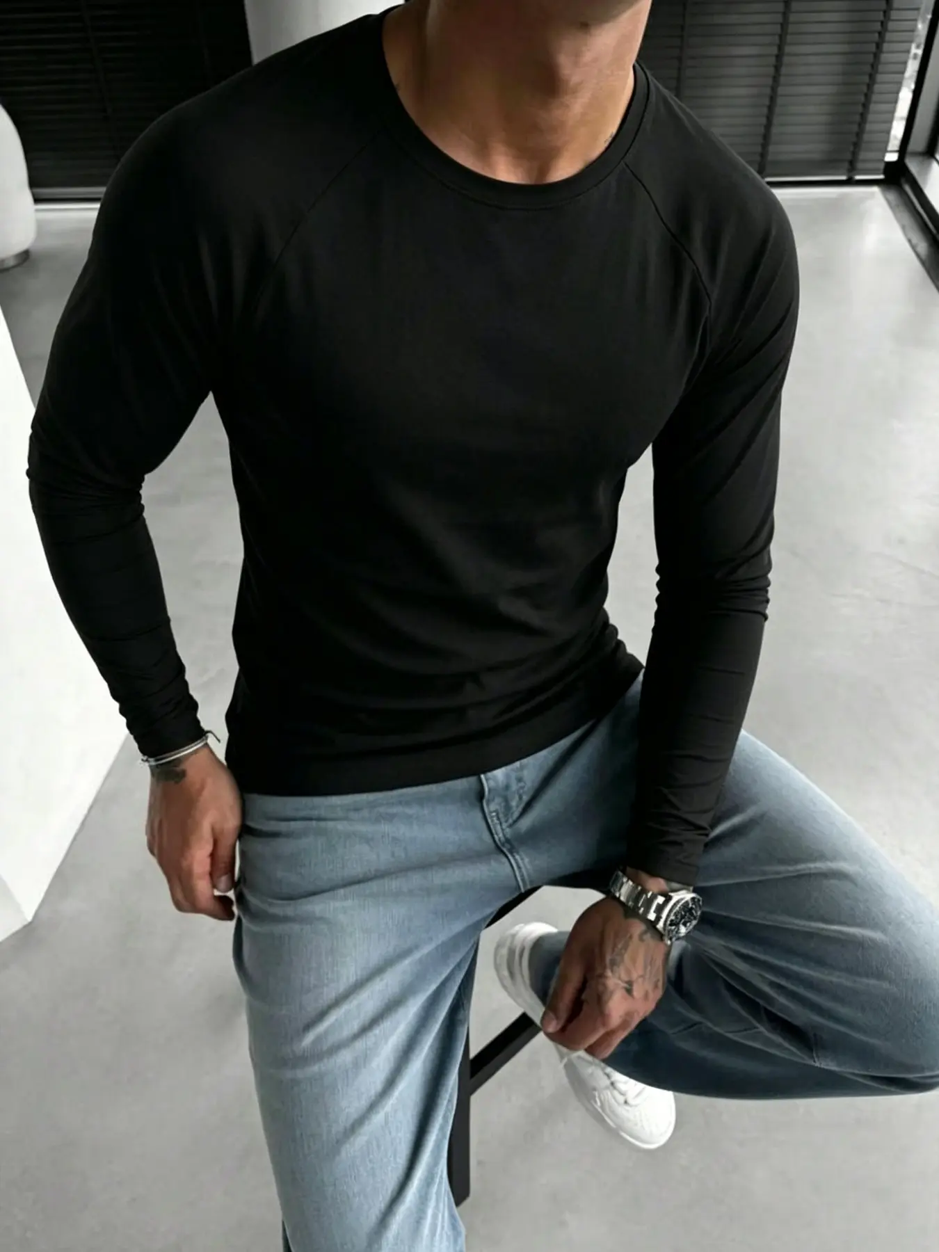 Men's Long Sleeve Fitted T-Shirt Top, Lightweight Business Casual Classic Streetwear, Round Neck, Slim Fit, Elastic Waist, Plain Design, Casual Streetwear Tee, Fashion T Shirts